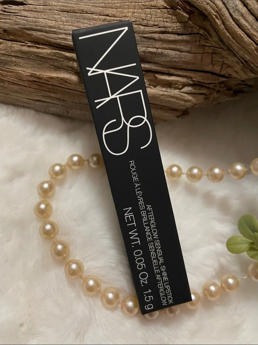 🎀NARS Lipstick in “Truth or Dare” #217 Shade with Gold-Tone Case🎀